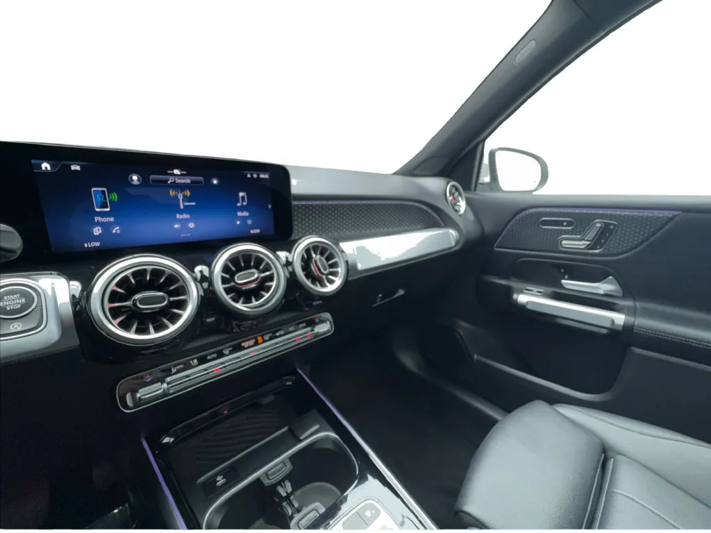 Mercedes-Benz GLB photo 40