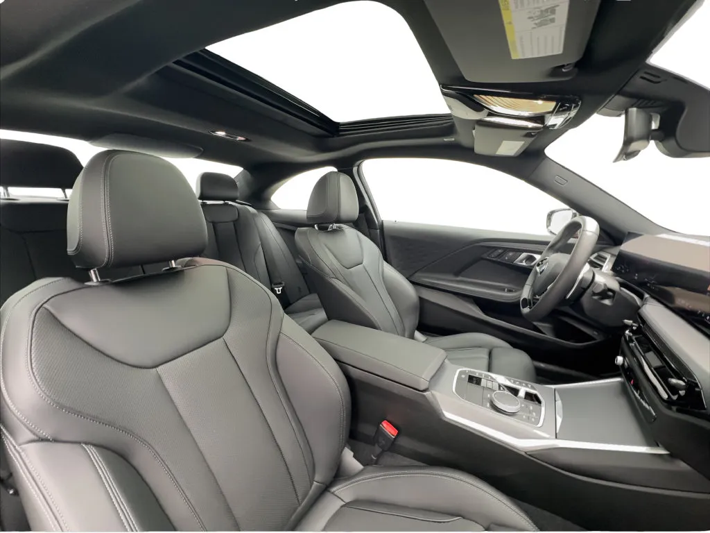 BMW 2 Series photo 27