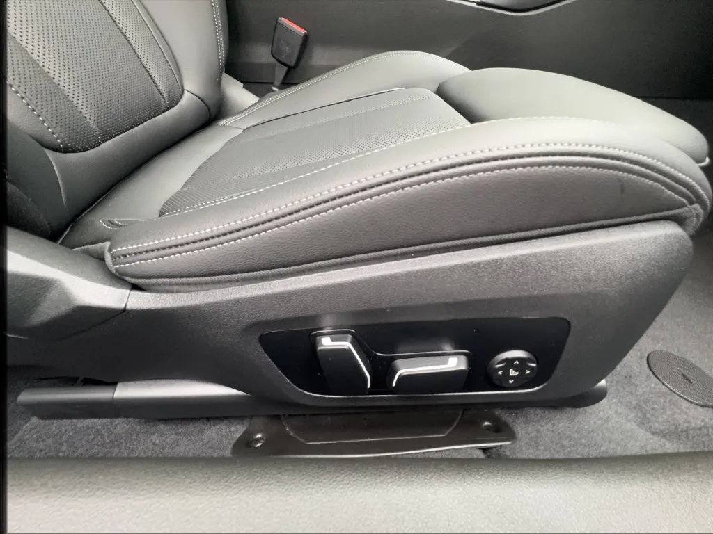 BMW 2 Series photo 28