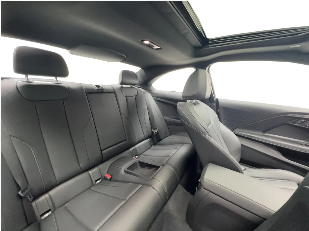 BMW 2 Series photo 32