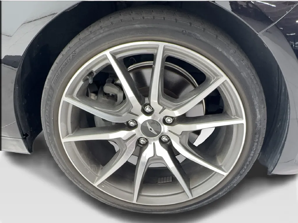 Genesis G70 photo 15