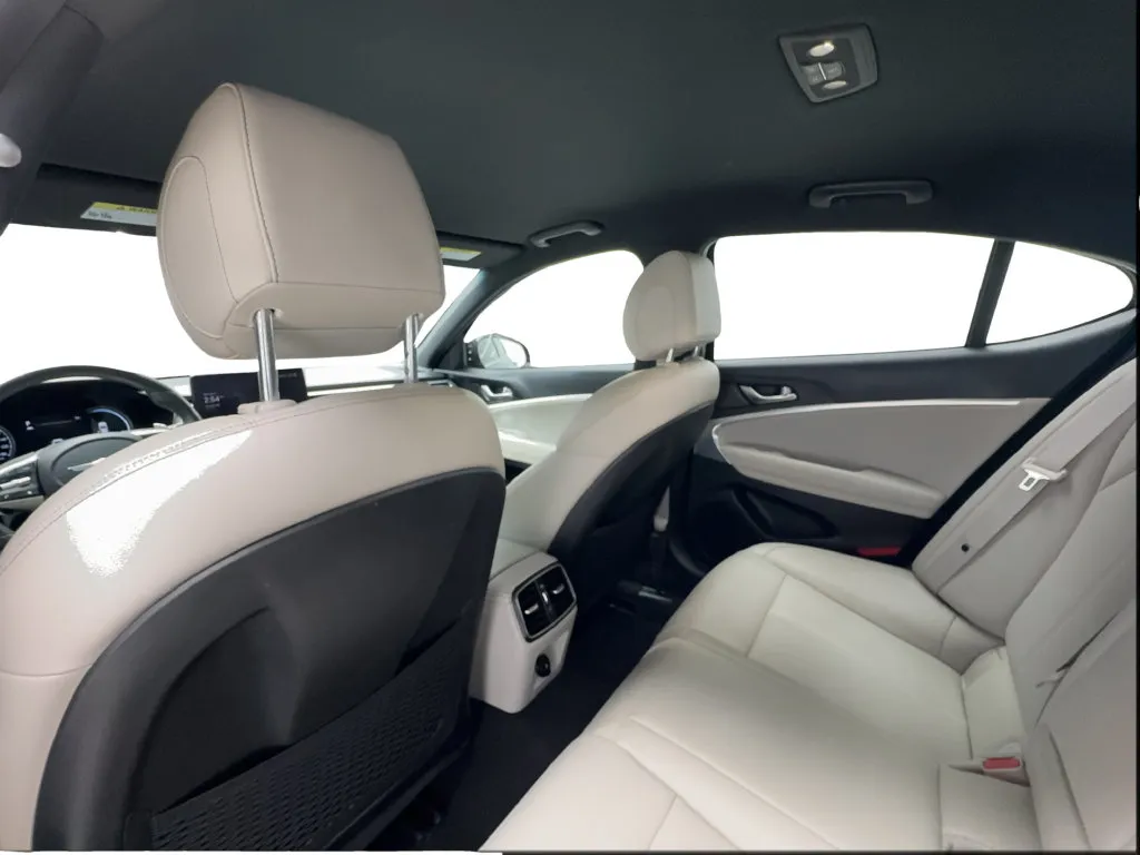 Genesis G70 photo 25