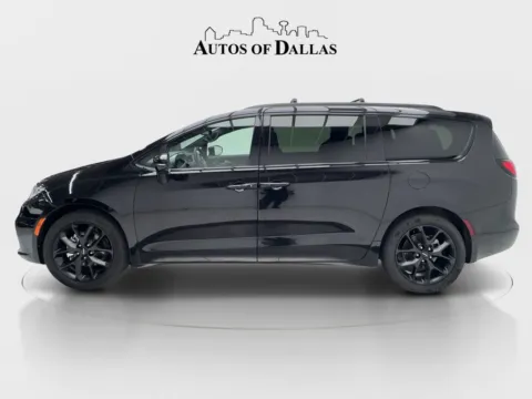 More photos of 2025 Chrysler Pacifica Limited at Autos of Dallas - Plano, TX