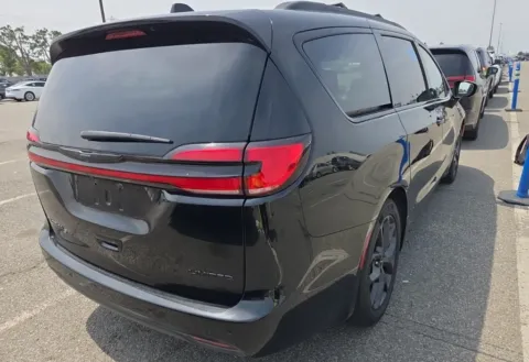 Photos of 2025 Chrysler Pacifica Limited for sale in Plano, TX at Autos of Dallas - Plano