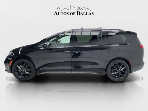 More photos of 2025 Chrysler Pacifica Limited at Autos of Dallas - Plano, TX
