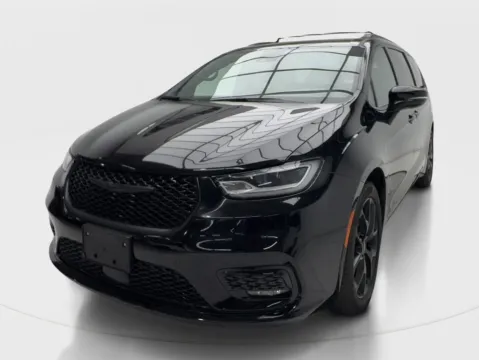 More photos of 2025 Chrysler Pacifica Limited at Autos of Dallas - Plano, TX