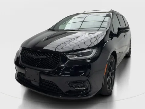 More photos of 2025 Chrysler Pacifica Limited at Autos of Dallas - Plano, TX
