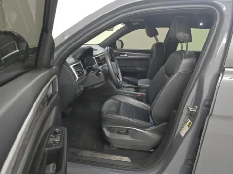 More photos of 2022 Volkswagen Atlas Cross Sport 3.6L V6 SE w/Technology at Autos of Dallas - Plano, TX