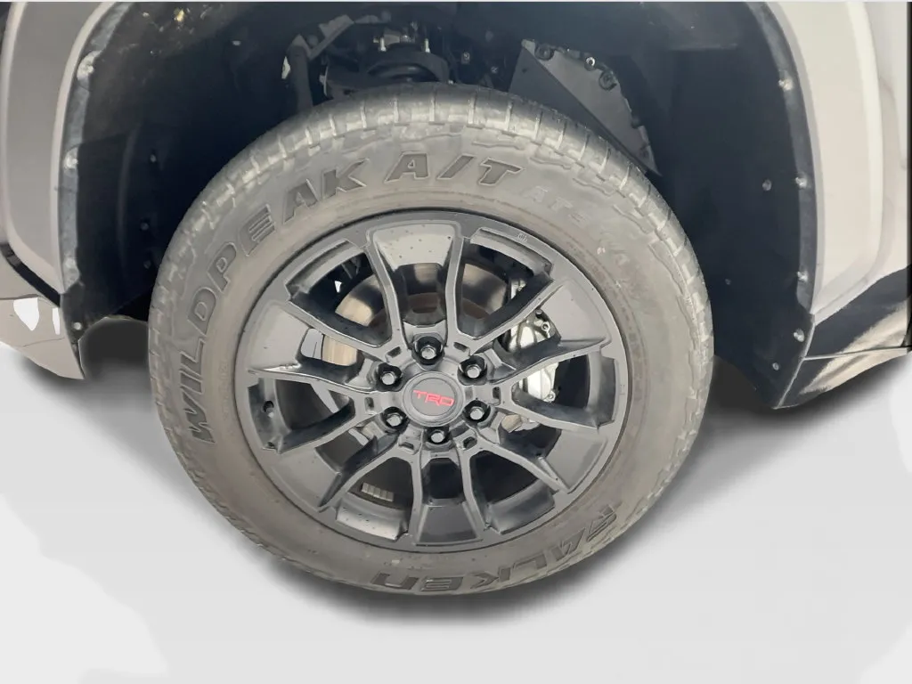 Toyota Tundra photo 16