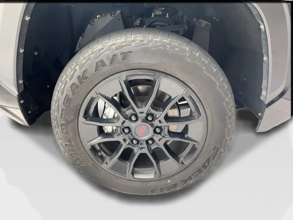 Toyota Tundra photo 18