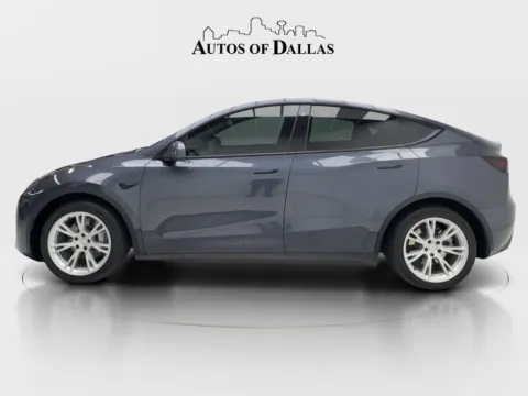 More photos of 2023 Tesla Model Y Long Range at Autos of Dallas - Plano, TX