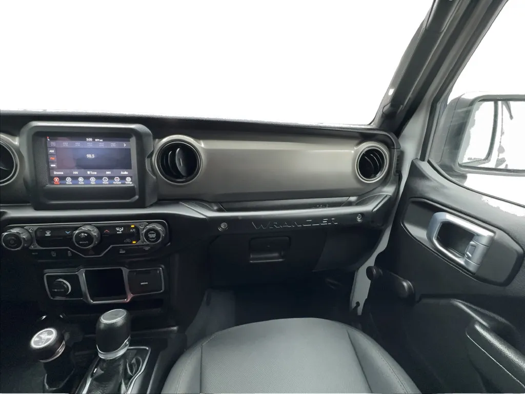 Jeep Wrangler photo 37