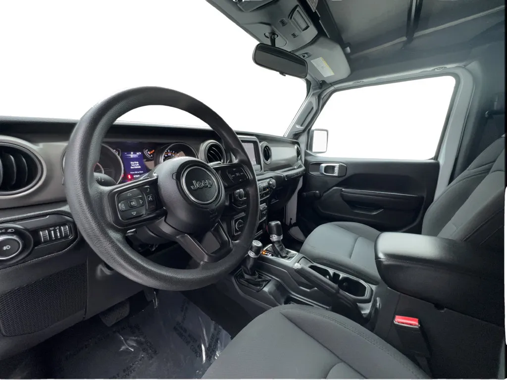 Jeep Wrangler photo 21