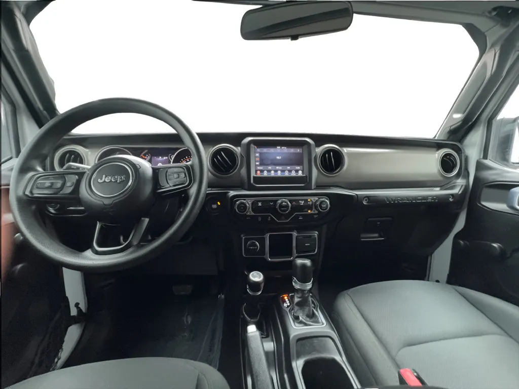 Jeep Wrangler photo 32