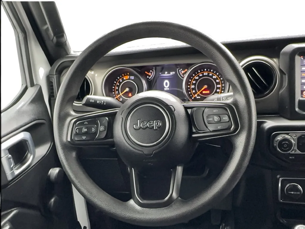 Jeep Wrangler photo 35