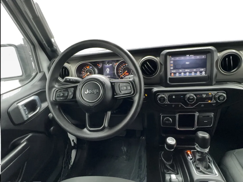 Jeep Wrangler photo 34