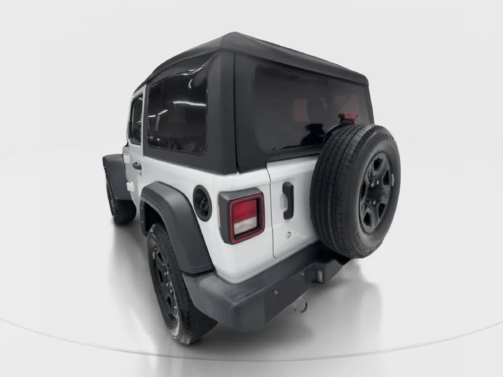 Jeep Wrangler photo 11