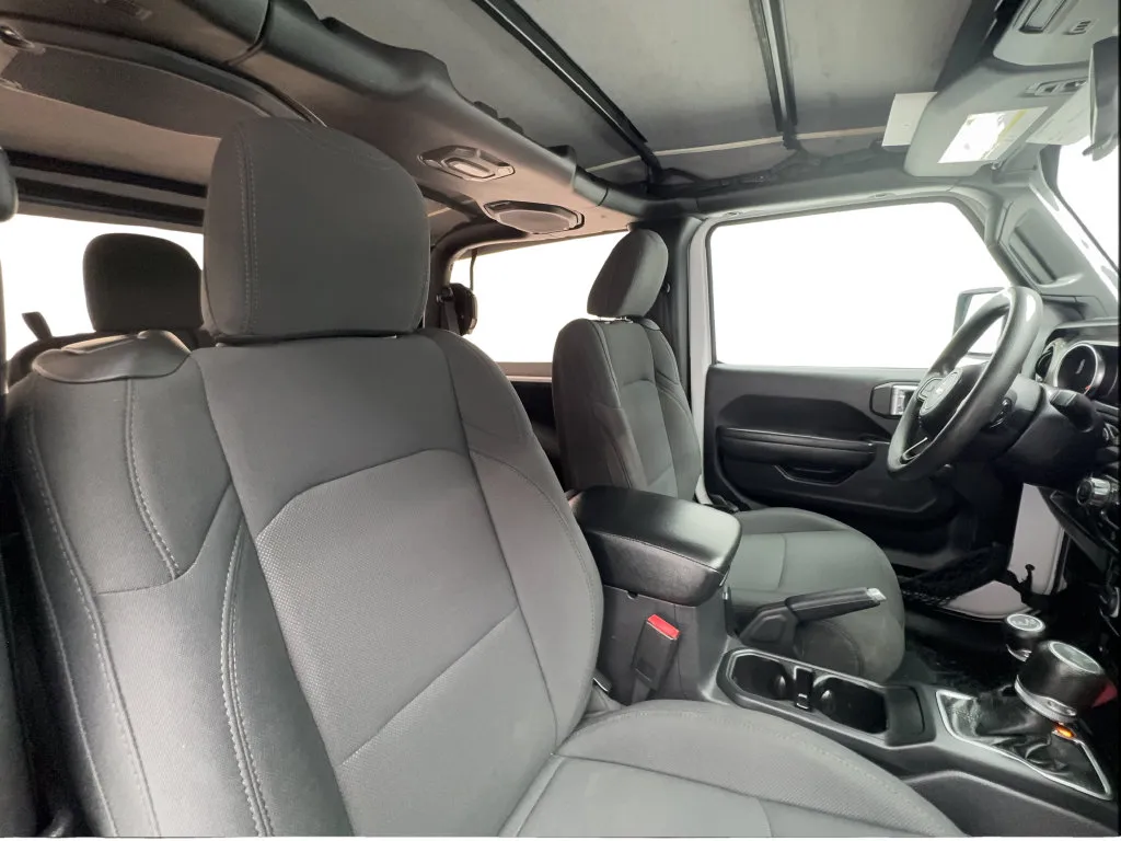 Jeep Wrangler photo 26