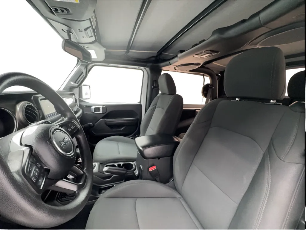 Jeep Wrangler photo 19