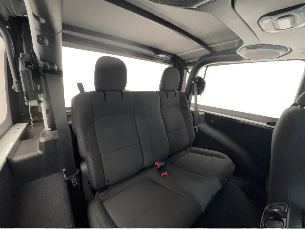 Jeep Wrangler photo 28