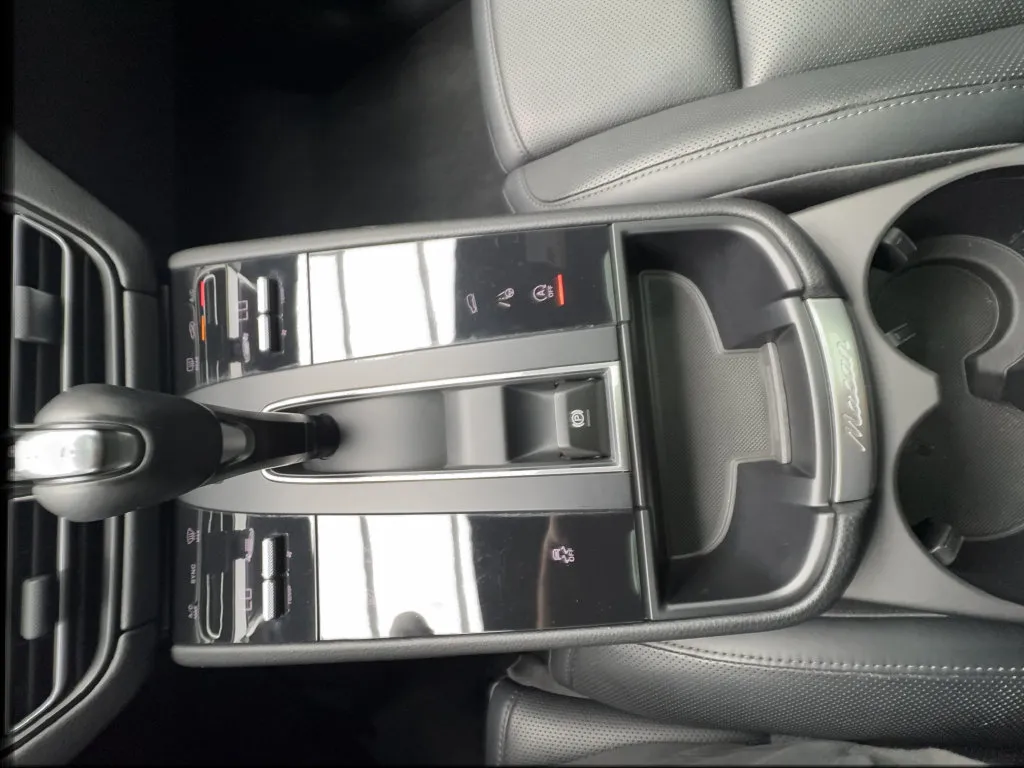 Porsche Macan photo 47