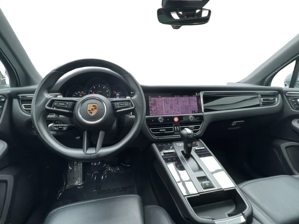 Porsche Macan photo 36