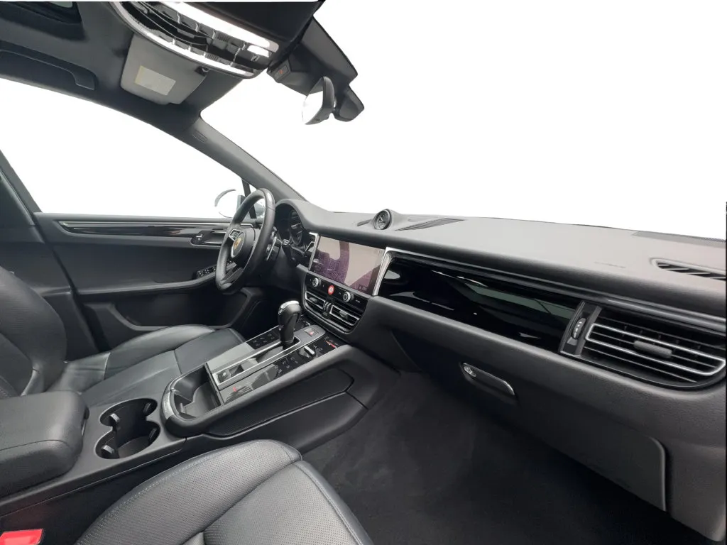 Porsche Macan photo 33