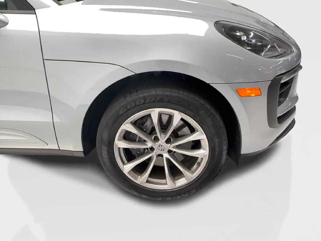 Porsche Macan photo 16