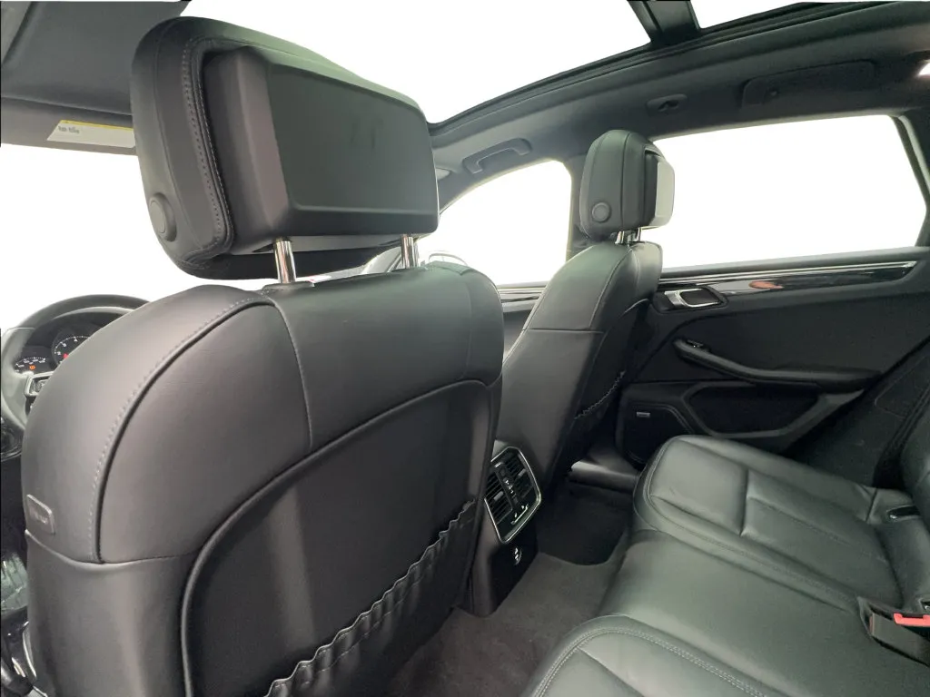 Porsche Macan photo 26