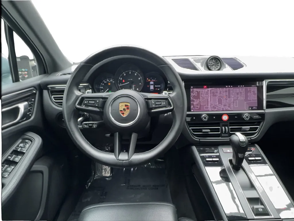 Porsche Macan photo 37