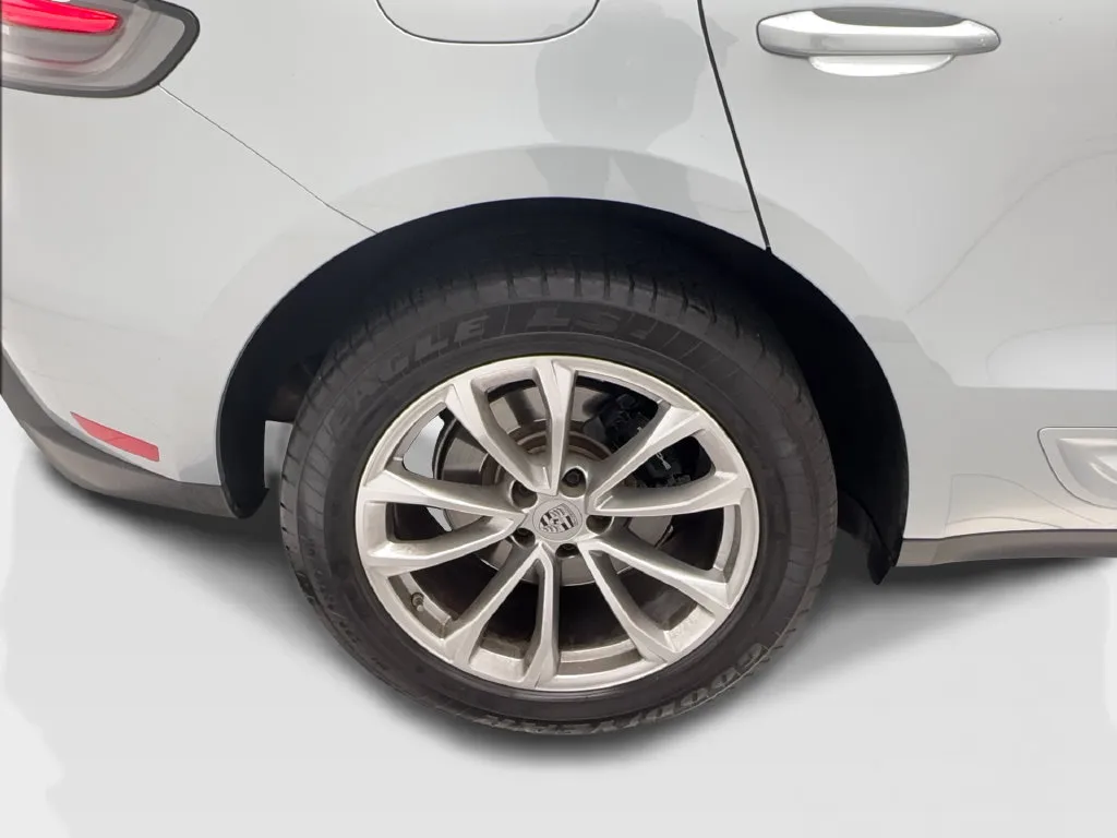 Porsche Macan photo 18