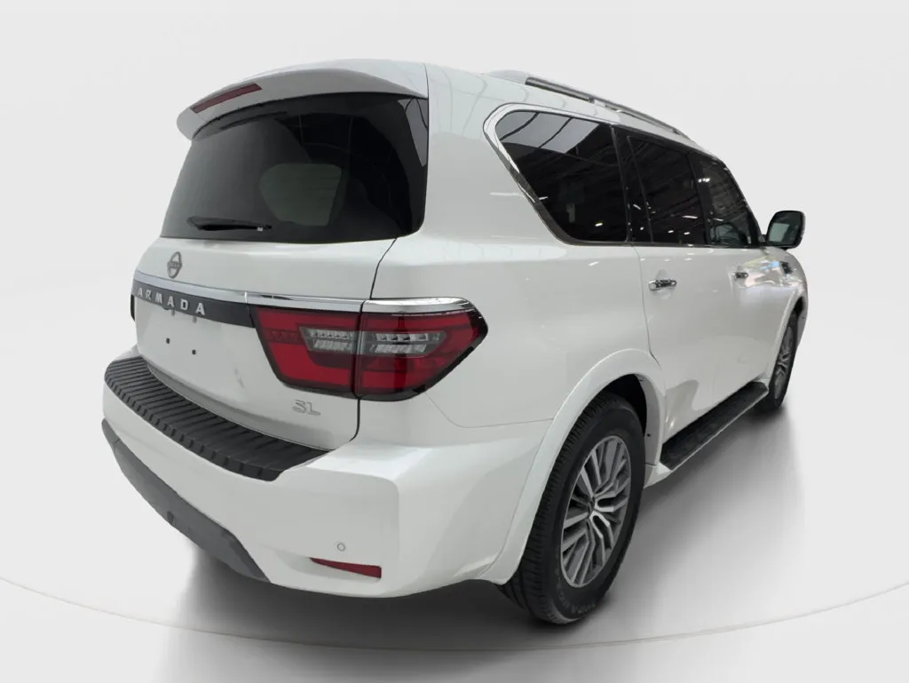 Nissan Armada photo 8