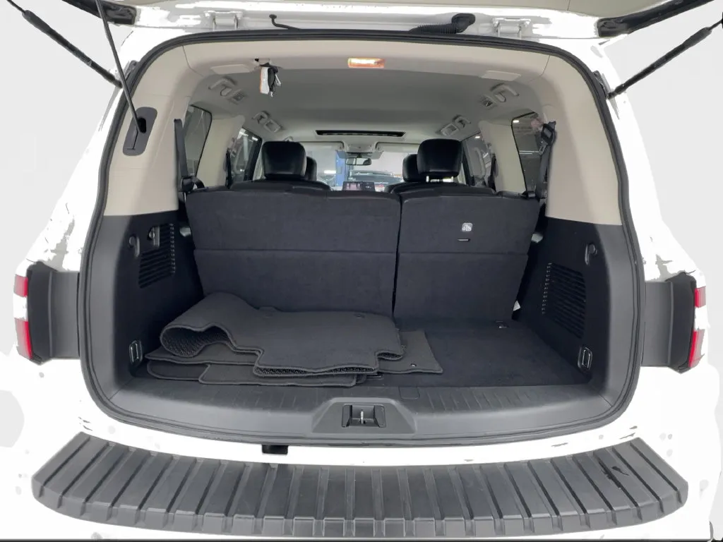 Nissan Armada photo 19