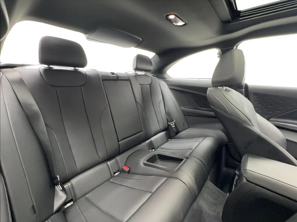 BMW 2 Series photo 27