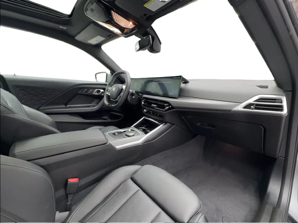 BMW 2 Series photo 23