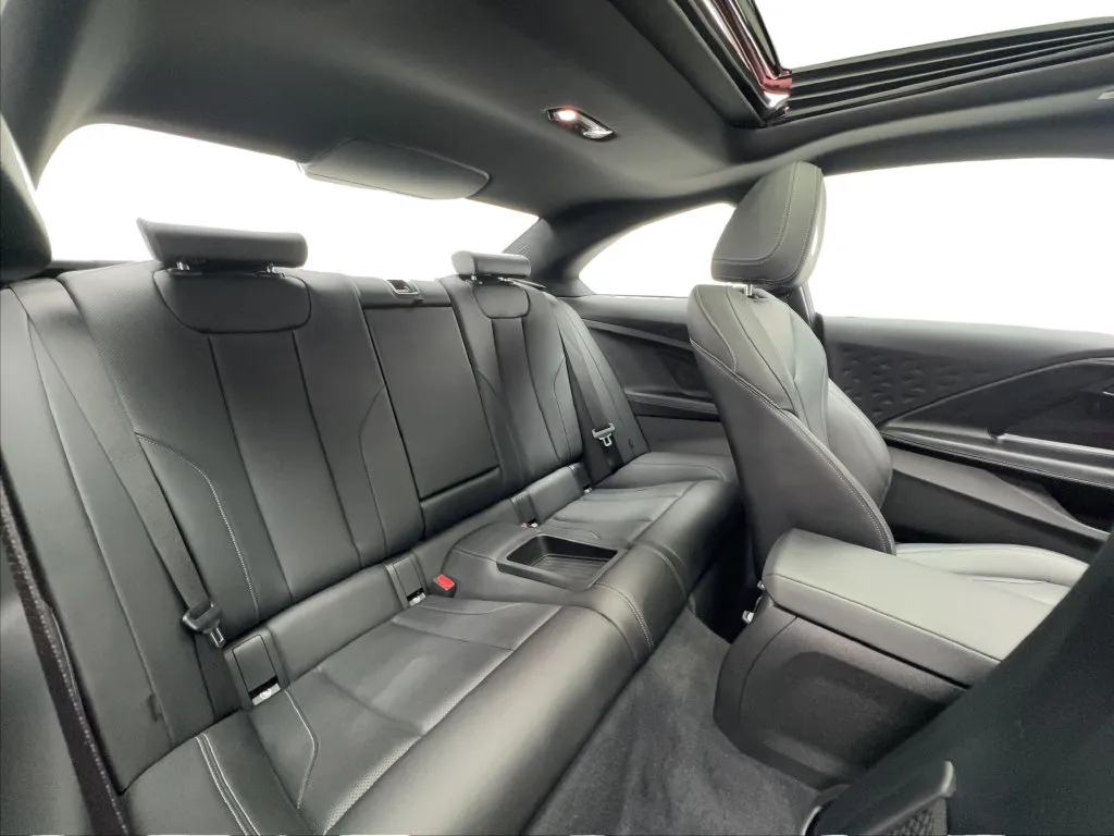 BMW 2 Series photo 33