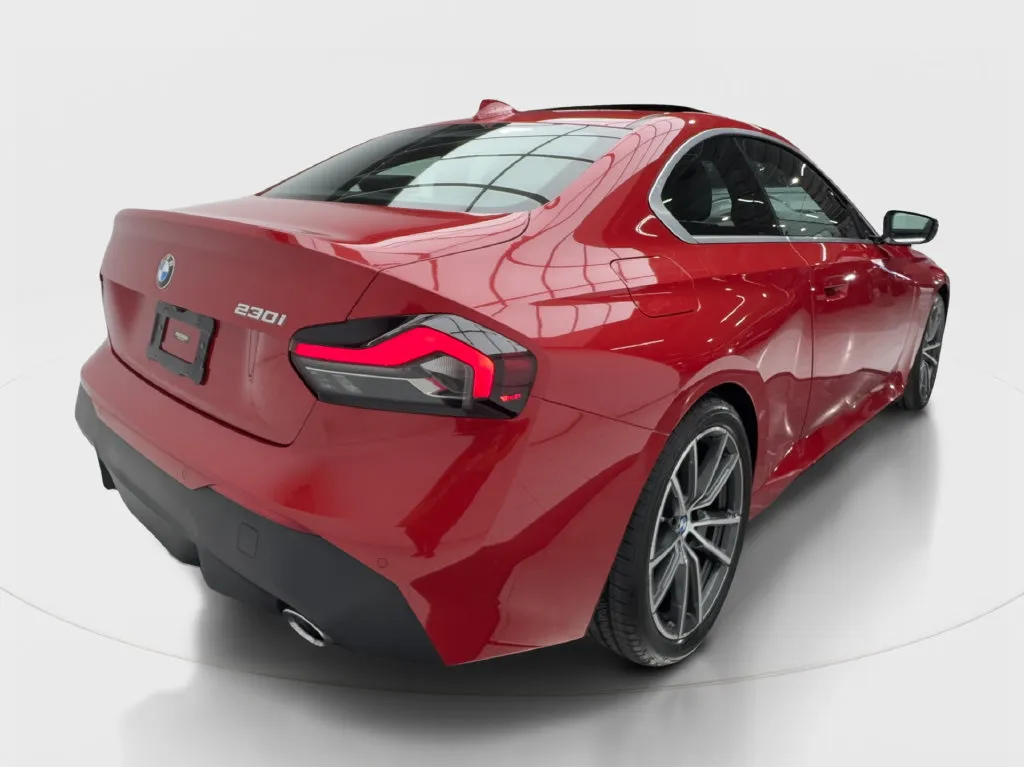 BMW 2 Series photo 8