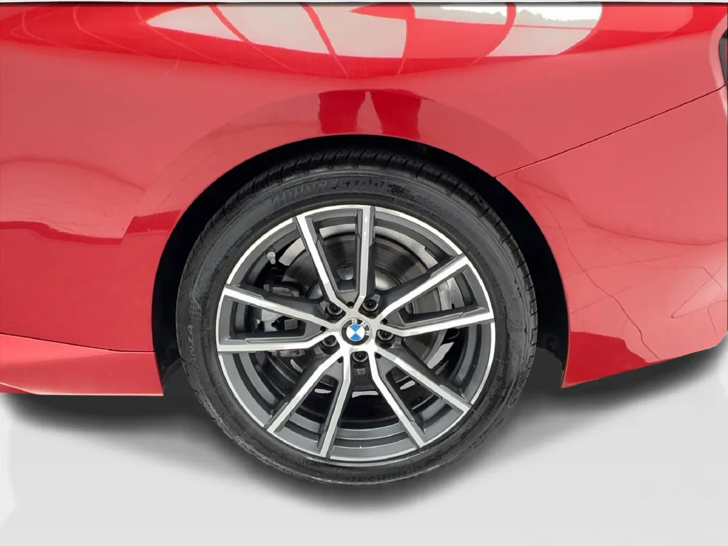 BMW 2 Series photo 14