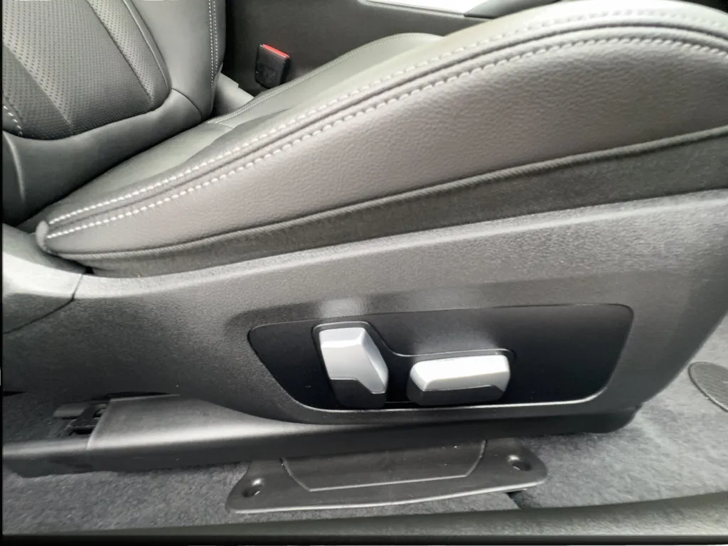 BMW 2 Series photo 29