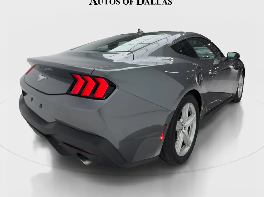 Ford Mustang photo 10