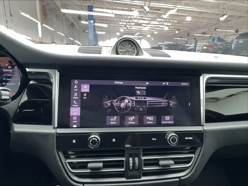 Porsche Macan photo 51