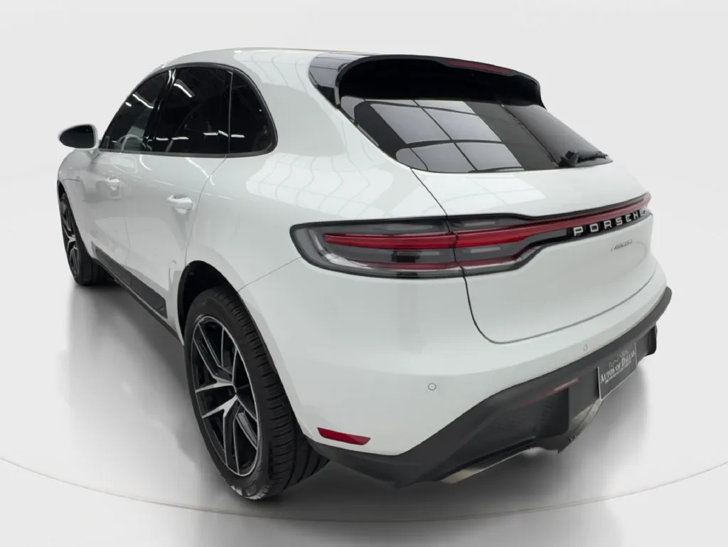 Porsche Macan photo 11