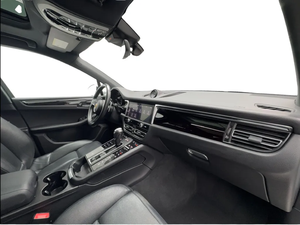 Porsche Macan photo 34