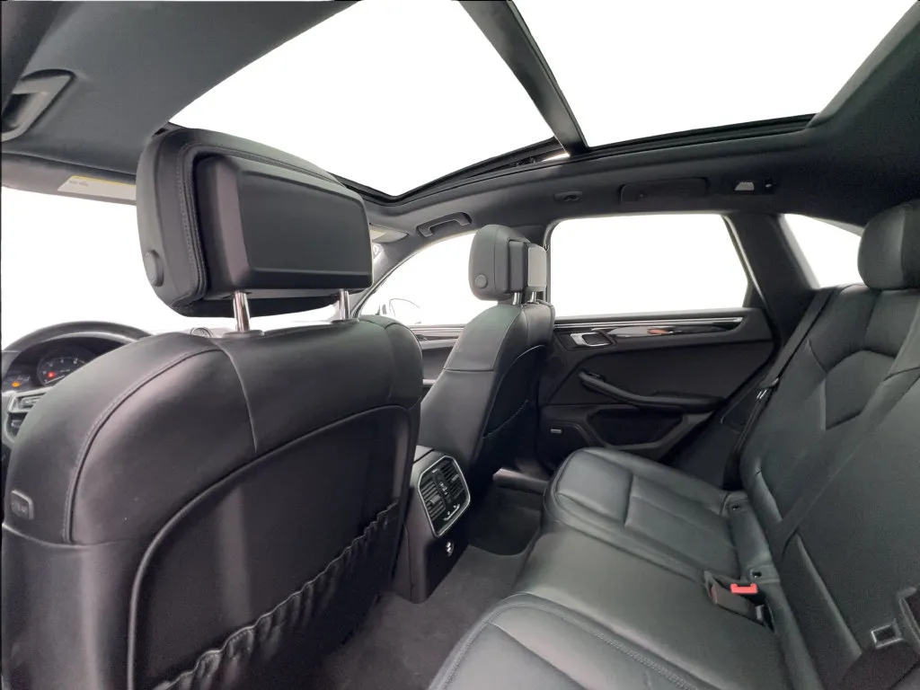 Porsche Macan photo 26