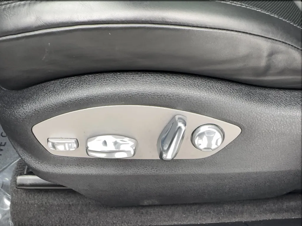 Porsche Macan photo 23