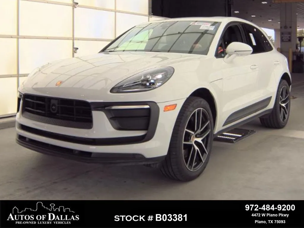 2023 Porsche Macan -'s photo
