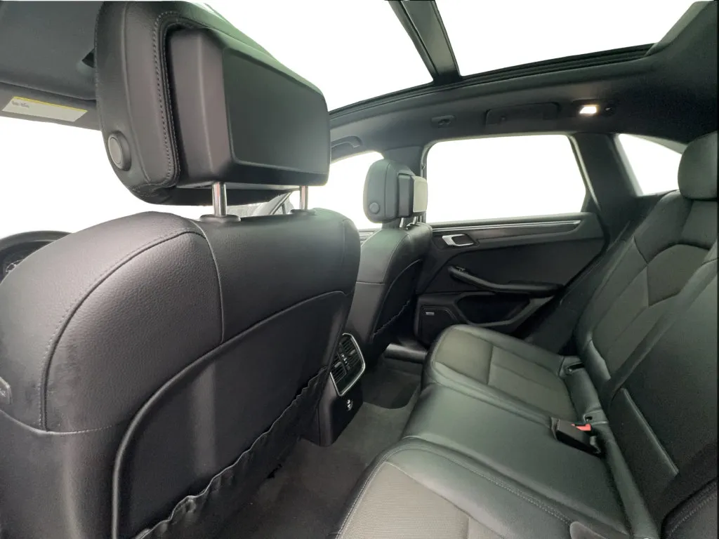 Porsche Macan photo 26