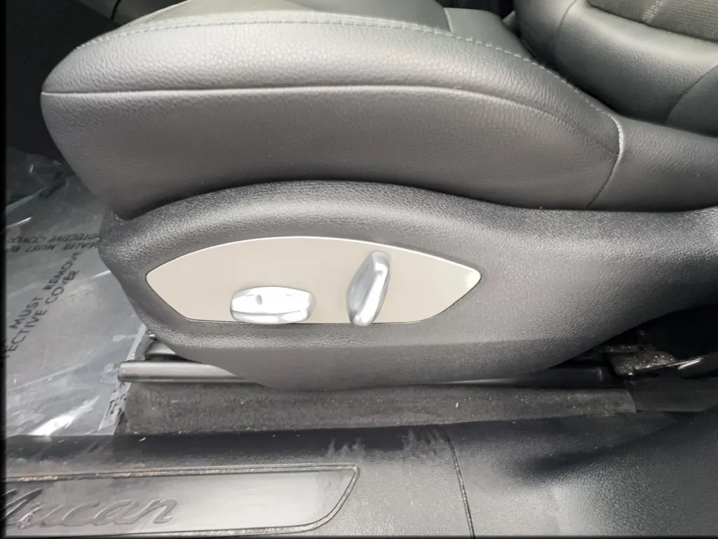 Porsche Macan photo 23