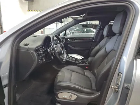 More photos of 2022 Porsche Macan at Autos of Dallas - Plano, TX