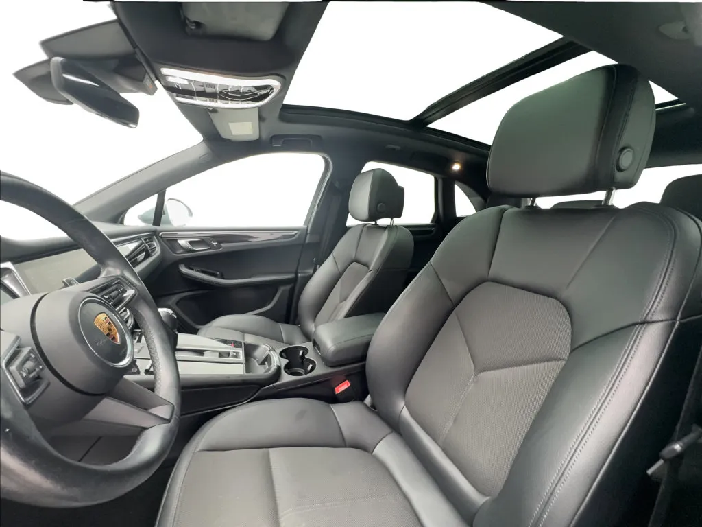 Porsche Macan photo 21